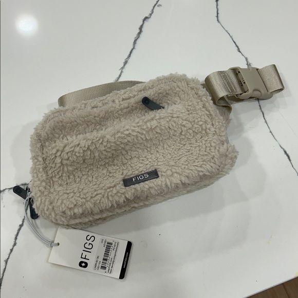 Figs Handbags - NWT - FIGS Belt Bag / Crossbody Bag